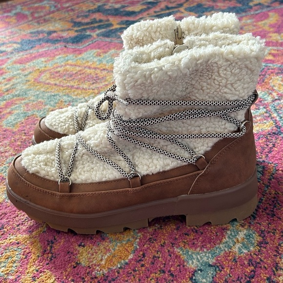 Steve Madden | Women’s Brown/Cream Faux Sherpa Zip/Lace Up Brenna Ankle Boot 9.5 - Picture 12 of 14